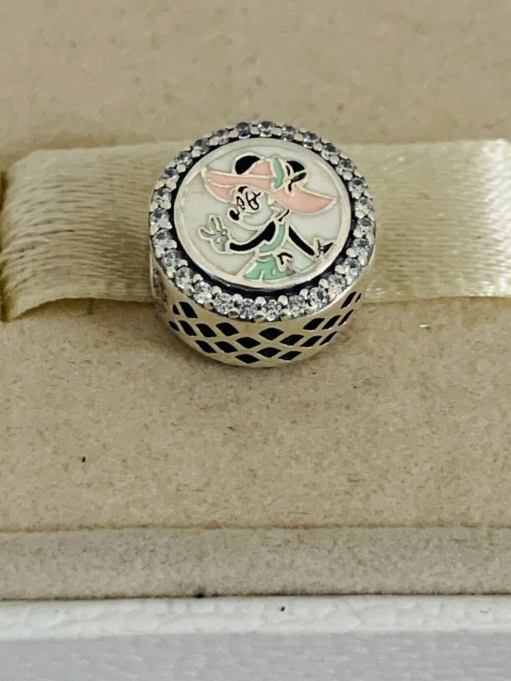 ✨🔥PANDORA Epcot Flower & Garden Festival Minnie Passholder Charm